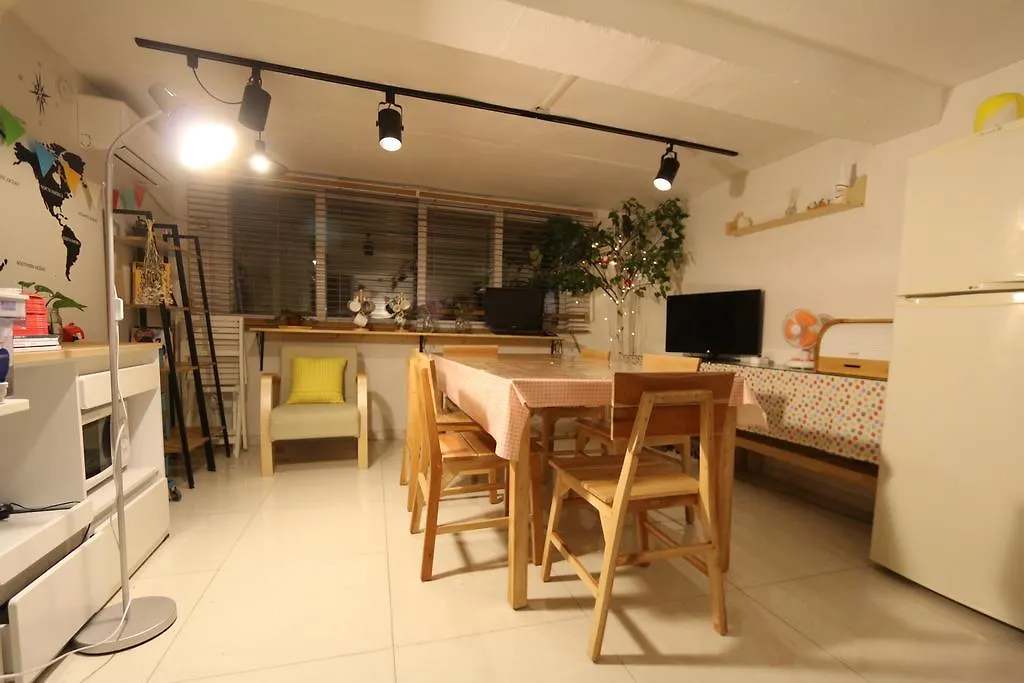 Hongdae Nanu Guesthouse Kpop Seoul 2*,  South Korea